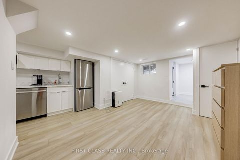 Photo 37 at 431 Roxton Road, Little Italy, Toronto