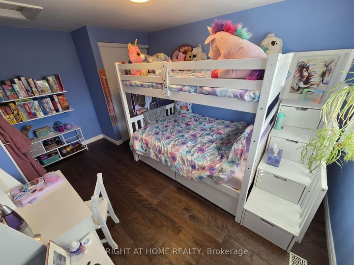 Photo 21 at 6914 Cordingley Crescent, Meadowvale, Mississauga