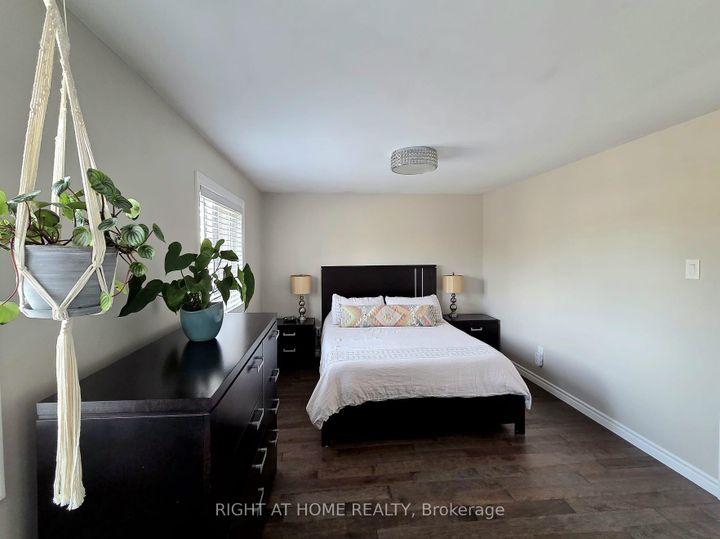 Photo 24 at 6914 Cordingley Crescent, Meadowvale, Mississauga