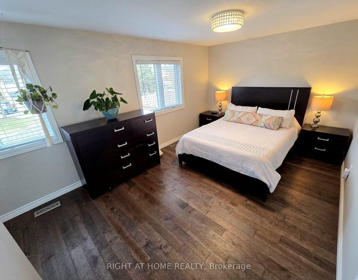 Photo 25 at 6914 Cordingley Crescent, Meadowvale, Mississauga