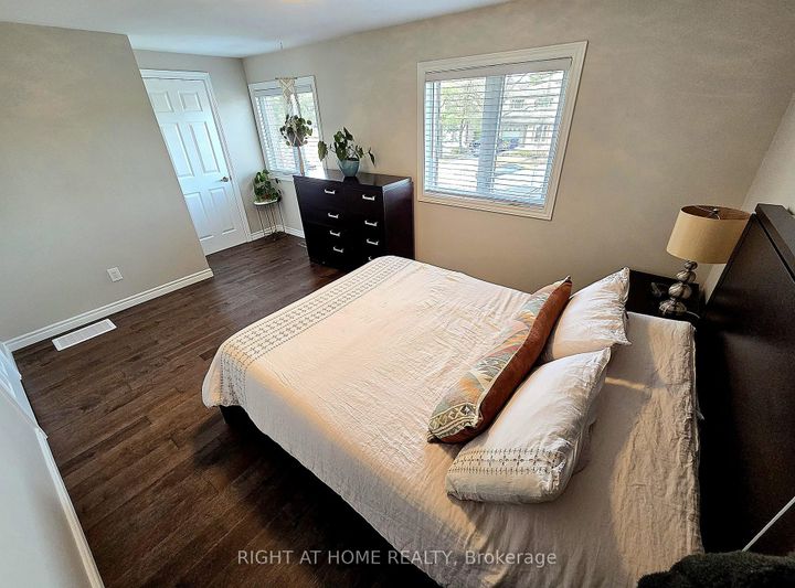 Photo 27 at 6914 Cordingley Crescent, Meadowvale, Mississauga