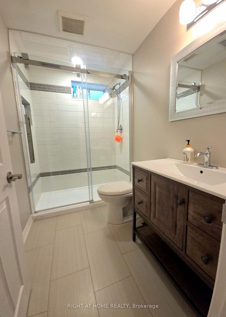 Photo 33 at 6914 Cordingley Crescent, Meadowvale, Mississauga