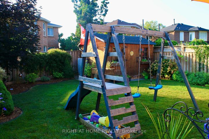 Photo 45 at 6914 Cordingley Crescent, Meadowvale, Mississauga