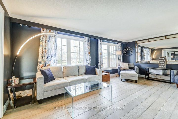 Photo 9 at 2516 Woburn Crescent, WO West, Oakville