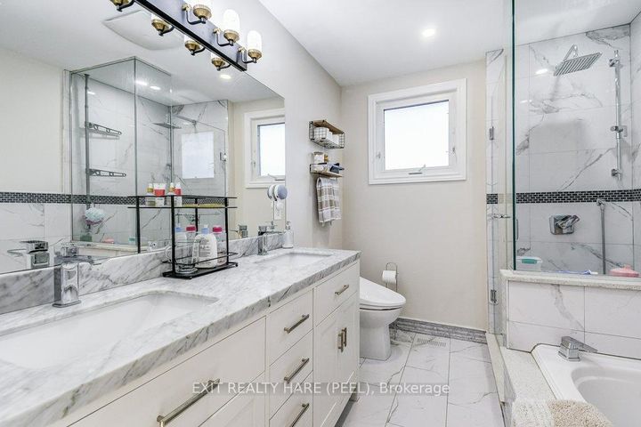 Photo 32 at 2516 Woburn Crescent, WO West, Oakville