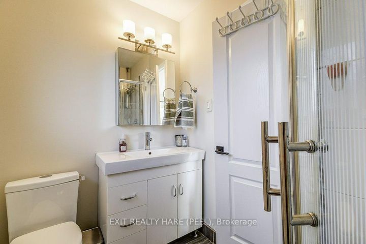 Photo 38 at 2516 Woburn Crescent, WO West, Oakville