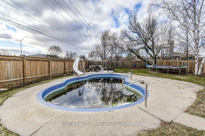 Photo 41 at 2516 Woburn Crescent, WO West, Oakville