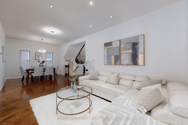 Photo 3 at 79 Carnoustie Crescent, Jefferson, Richmond Hill