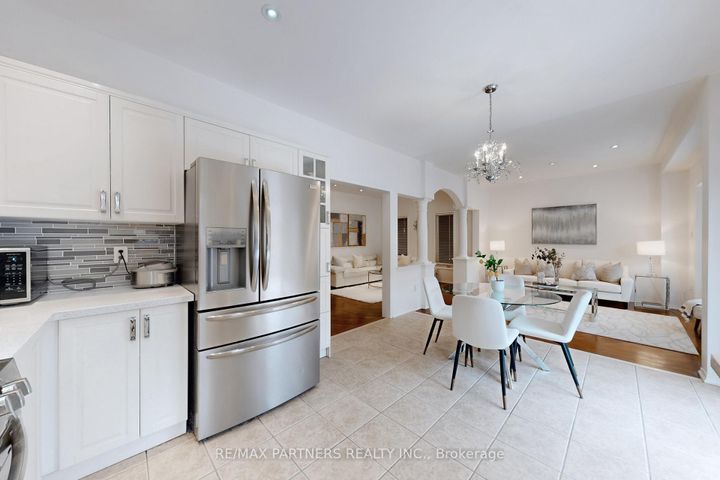 Photo 9 at 79 Carnoustie Crescent, Jefferson, Richmond Hill