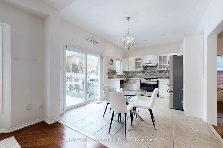 Photo 11 at 79 Carnoustie Crescent, Jefferson, Richmond Hill