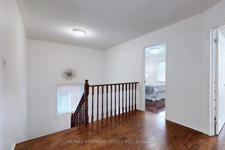 Photo 17 at 79 Carnoustie Crescent, Jefferson, Richmond Hill