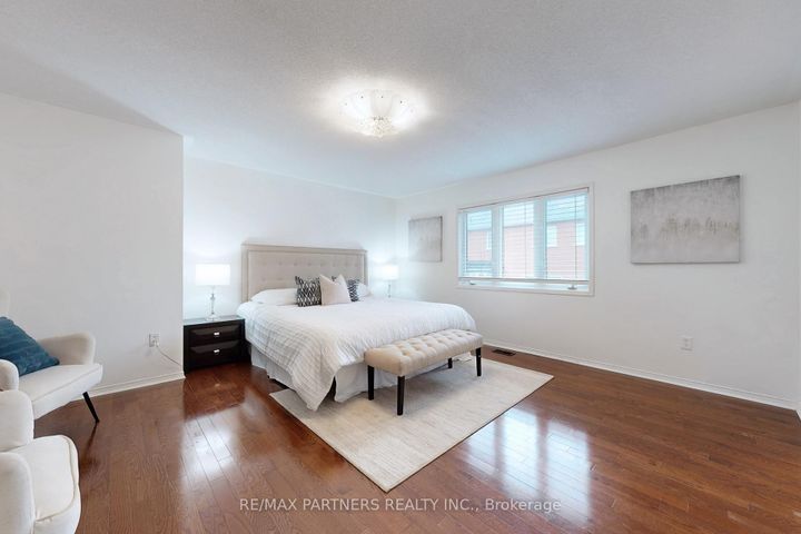 Photo 18 at 79 Carnoustie Crescent, Jefferson, Richmond Hill