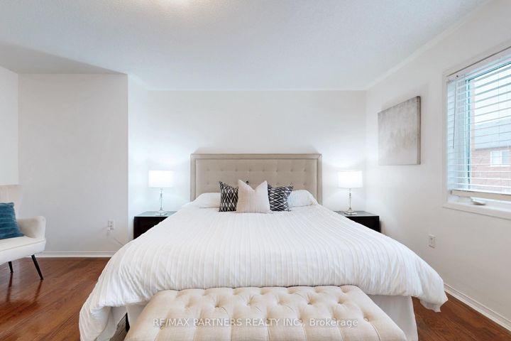 Photo 19 at 79 Carnoustie Crescent, Jefferson, Richmond Hill