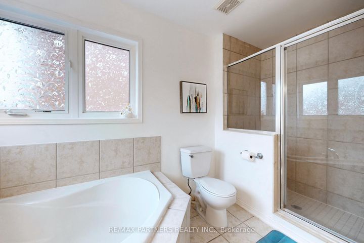 Photo 26 at 79 Carnoustie Crescent, Jefferson, Richmond Hill