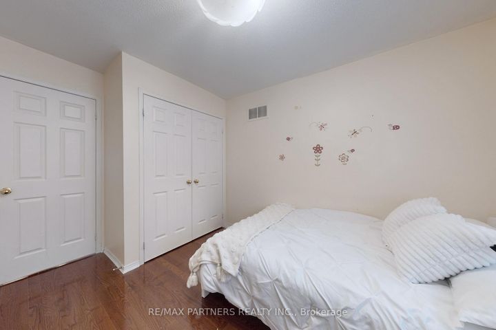 Photo 31 at 79 Carnoustie Crescent, Jefferson, Richmond Hill