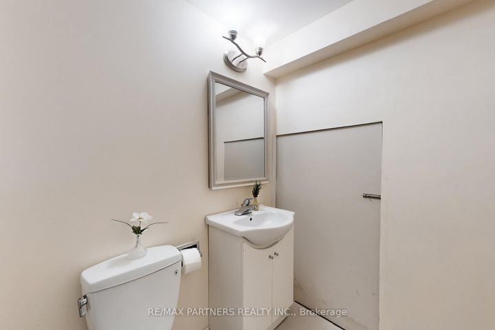 Photo 44 at 79 Carnoustie Crescent, Jefferson, Richmond Hill