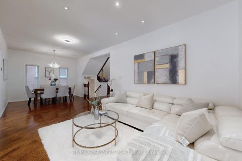 Photo 3 at 79 Carnoustie Crescent, Jefferson, Richmond Hill