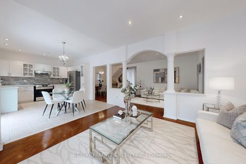 Photo 7 at 79 Carnoustie Crescent, Jefferson, Richmond Hill