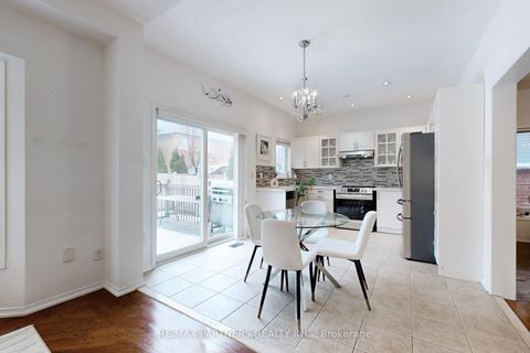 Photo 11 at 79 Carnoustie Crescent, Jefferson, Richmond Hill