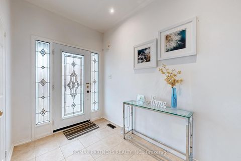 Photo 15 at 79 Carnoustie Crescent, Jefferson, Richmond Hill