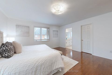 Photo 21 at 79 Carnoustie Crescent, Jefferson, Richmond Hill