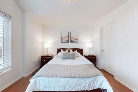 Photo 27 at 79 Carnoustie Crescent, Jefferson, Richmond Hill