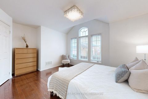 Photo 28 at 79 Carnoustie Crescent, Jefferson, Richmond Hill