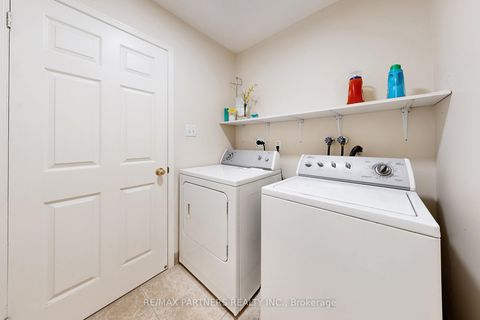 Photo 34 at 79 Carnoustie Crescent, Jefferson, Richmond Hill