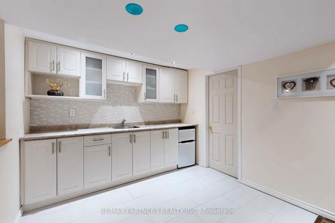 Photo 38 at 79 Carnoustie Crescent, Jefferson, Richmond Hill