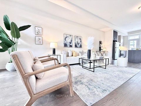 Photo 2 at 39 Credit Lane, Jefferson, Richmond Hill