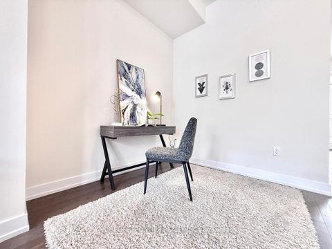 Photo 3 at 39 Credit Lane, Jefferson, Richmond Hill