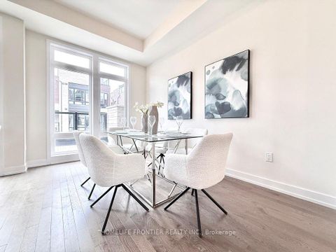 Photo 5 at 39 Credit Lane, Jefferson, Richmond Hill