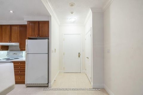 Photo 14 at 412 - 2 Aberfoyle Crescent, City Centre West, Toronto