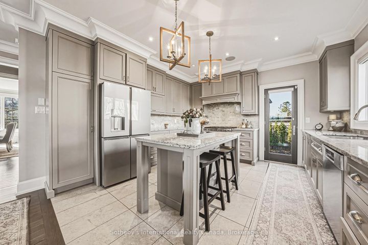 Photo 8 at 476 Patricia Drive, Bayview, Burlington