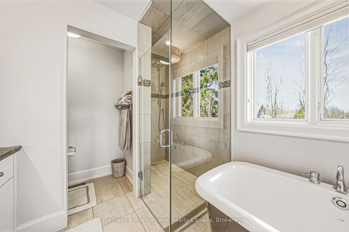 Photo 22 at 476 Patricia Drive, Bayview, Burlington