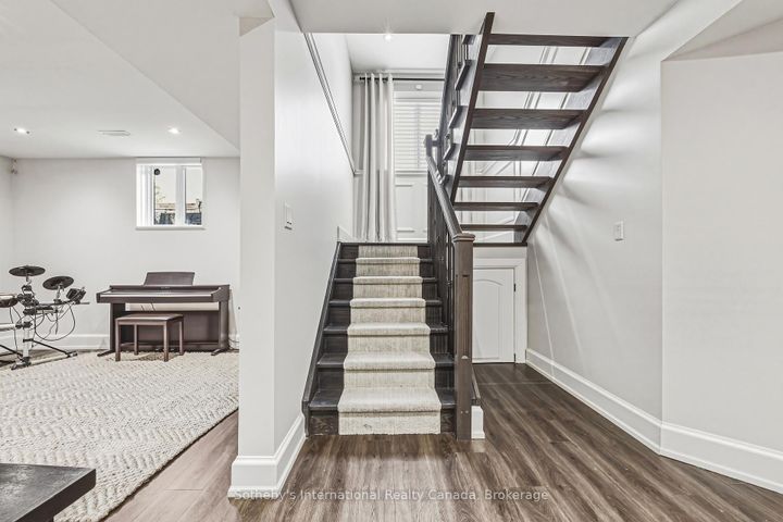 Photo 33 at 476 Patricia Drive, Bayview, Burlington