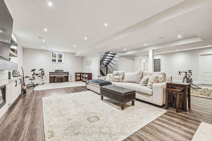 Photo 36 at 476 Patricia Drive, Bayview, Burlington