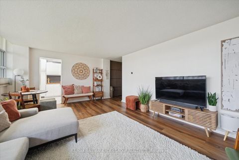 Photo 4 at 103 - 715 Don Mills Road, Flemingdon Park, Toronto