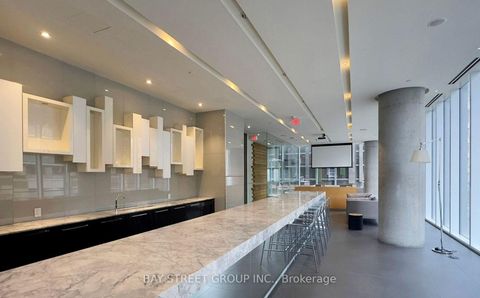 Photo 14 at 410 - 15 Grenville Street, Bay Street Corridor, Toronto