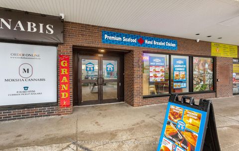 Photo 3 at #7 - 4722 Jane Street, Black Creek, Toronto