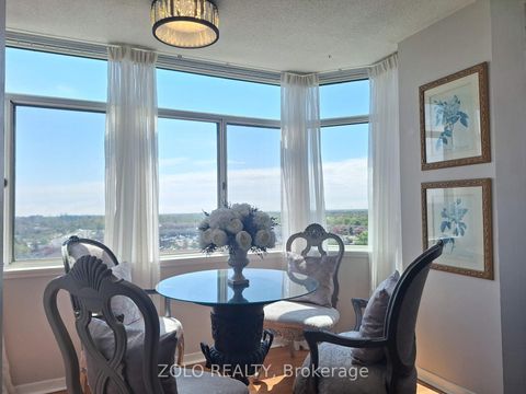 Photo 3 at 1001 - 300 Webb Drive, City Centre, Mississauga