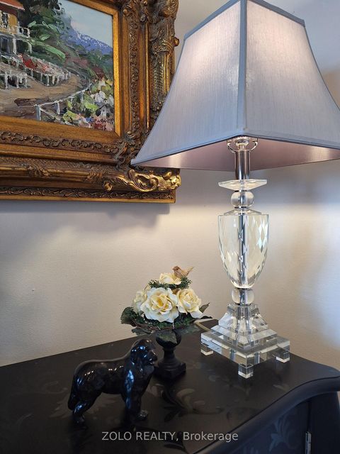 Photo 5 at 1001 - 300 Webb Drive, City Centre, Mississauga