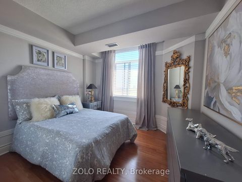 Photo 6 at 1001 - 300 Webb Drive, City Centre, Mississauga