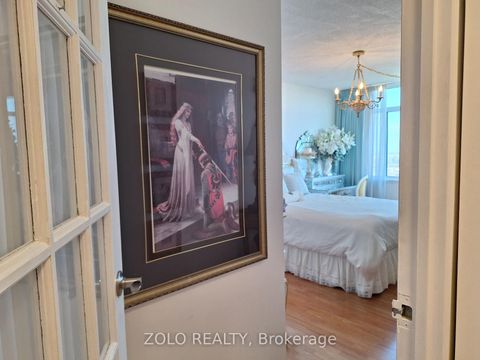 Photo 8 at 1001 - 300 Webb Drive, City Centre, Mississauga