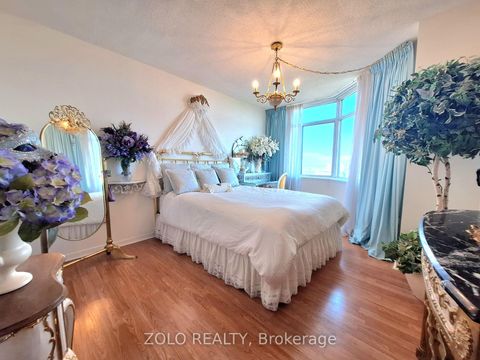 Photo 9 at 1001 - 300 Webb Drive, City Centre, Mississauga