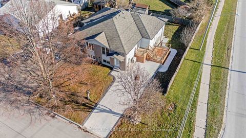 Photo 2 at 1 LOCKHART Gate, Bowmanville, Clarington