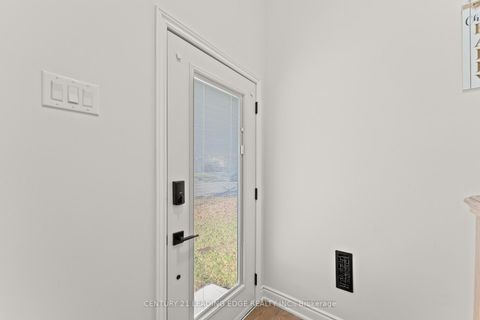 Photo 7 at 1 LOCKHART Gate, Bowmanville, Clarington