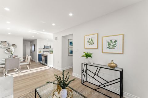 Photo 12 at 1 LOCKHART Gate, Bowmanville, Clarington