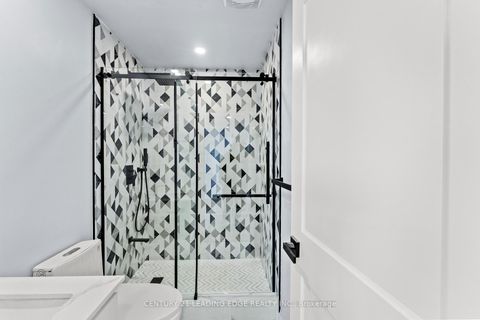 Photo 36 at 1 LOCKHART Gate, Bowmanville, Clarington