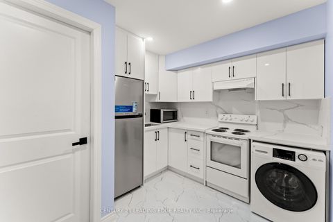 Photo 37 at 1 LOCKHART Gate, Bowmanville, Clarington